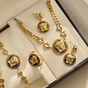 سرویس ورساچه