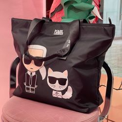 کیف بزرگ کارل و گربه