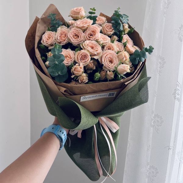 دسته گل رز مینیاتوری گلبهی