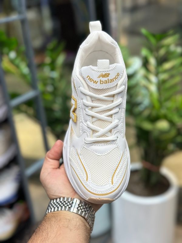 کفش زنانه نیو بالانس سفید طلایی 622