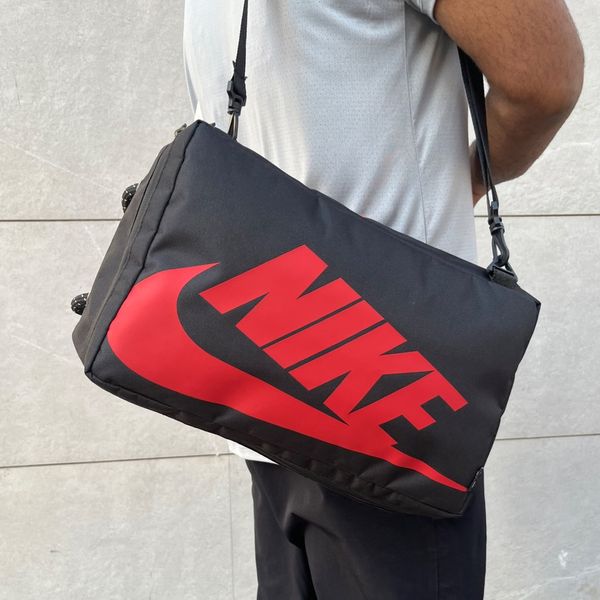 شوزبگ نایکی