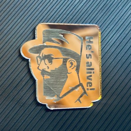 او زنده است