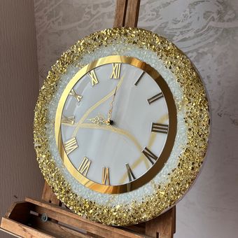 ساعت دیواری طرح سپید تم سفید طلایی لوکس