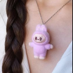 لبوبو مدل ایستاده آویز سیلیکونی مخمل