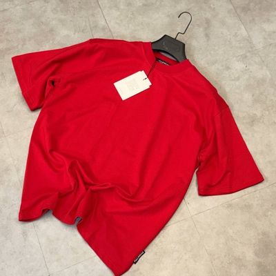 تیشرت قرمز