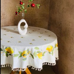 رومیزی گرد مخمل شنل لیمو