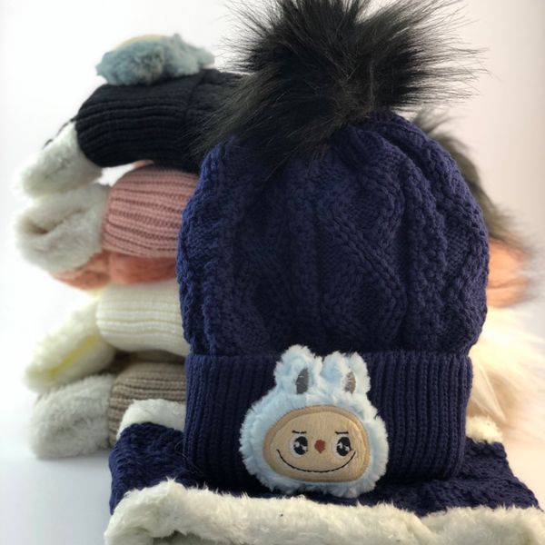 کلاه و شال گردنی لبوبو 1