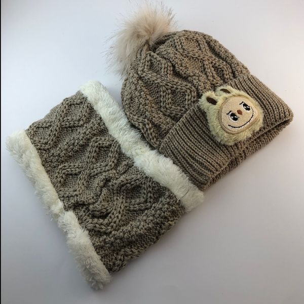 کلاه و شال گردنی لبوبو 1