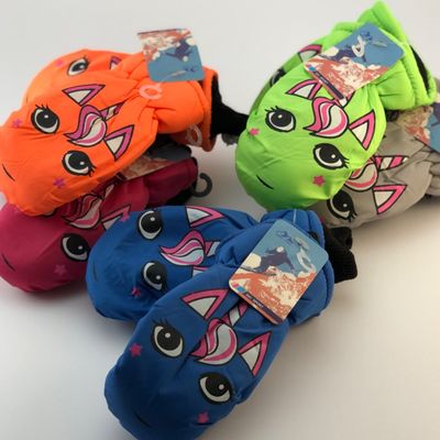 دستکش بچگانه ضد اب