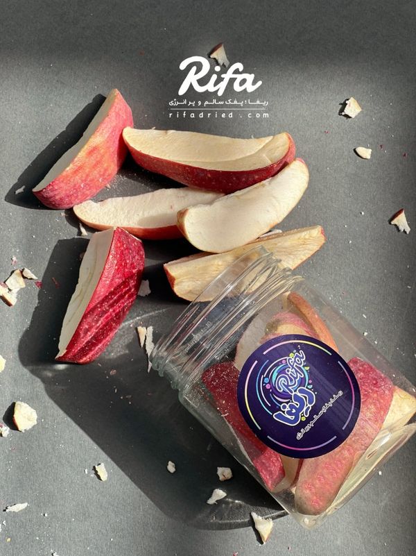 میوه خشک انجمادی پفکی سیب قرمز