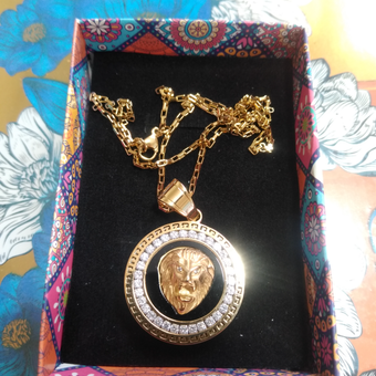 آویز شیر طلایی متوسط