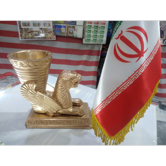 مجسمه ریتون شیر طلایی