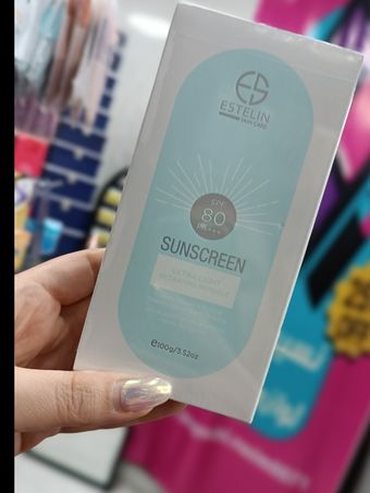 کرم ضد آفتاب بی‌رنگ صورت استیلن 80 SPF مدل ultra محافظ UVA ،UVB و PA+++،مناسب برای انواع پوست‌ وزن 100 گرم