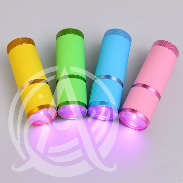 یووی چراغ قوه ای