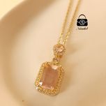 گردنبند مه صورتی