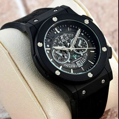 ساعت Hublot مردانه موتور باکیفیت دارای روزشمار قاب استیل مات با طراحی خاص قطر طرح کرنو