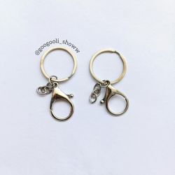 سرکلیدی قفل دار نقره ای