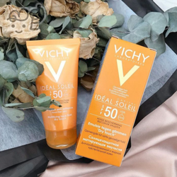 ضدآفتاب ویشی کپیتال سولیل SPF 50 مخصوص پوست‌های مختلط تا چرب (بافت خشک)