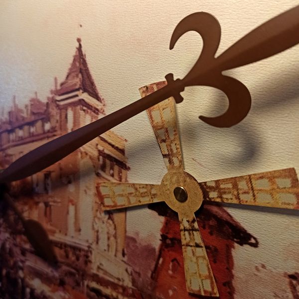 ساعت دیواری شوبرت مدل 6779*528