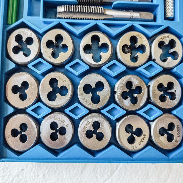 قلاویز و حدیده مدل HRC MT 40 مجموعه 40 عددی