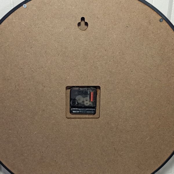 ساعت دیواری لوتوس مدل 056