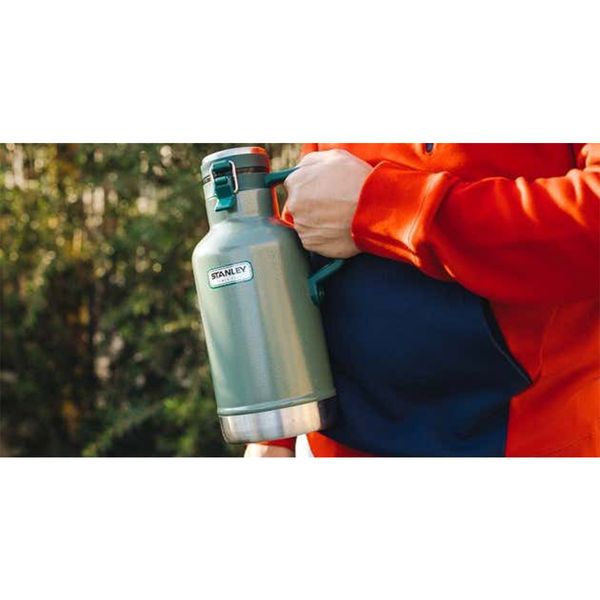 فلاسک استنلی مدل CLASSIC EASY-POUR GROWLER کد F 2021 گنجایش 2 لیتر