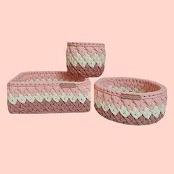 سبد قلاب بافی تریکو طرح نوزادی کج راه کد 55 مجموعه 3 عددی