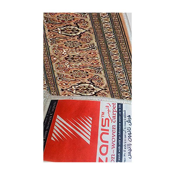 فرش ماشینی زانیس مدل سنتی طرح ماهی زمینه گلبهی