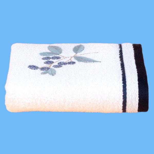 حوله دستی مادام کوکو طرح Beline سایز 50x76 سانتی متر