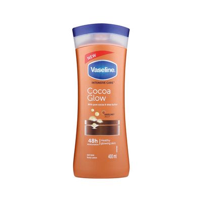 لوسیون بدن وازلین مدل Cocoa Glow حجم 400 میلی‌لیتر نرم کننده و آبرسان پوست خشک و حساس با عصاره کاکائو و شی باتر، حاوی ویتامین E،