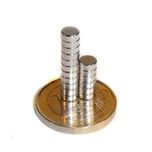 آهن ربا مدل نئودیمیوم دیسک 5x2mm بسته 10 عددی
