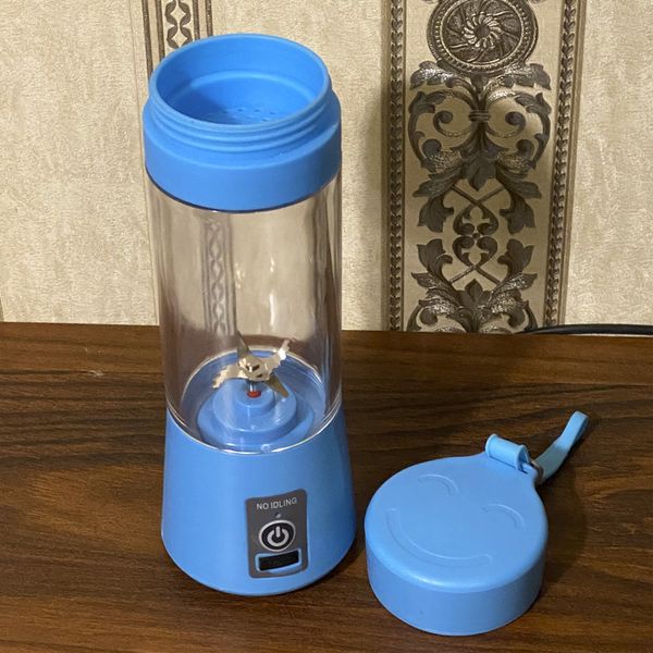 شیکر شارژی