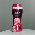 خوشبو کننده لباس و لباسشویی لنور 210 گرمی مدل Lenor 210g Ruby Jasmine Gelsomino Scarlatto