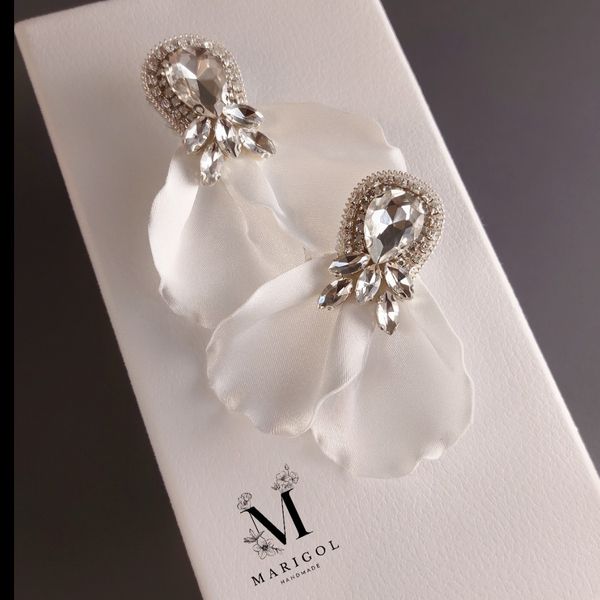 گوشواره گلبرگ عروس