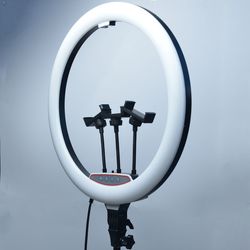 رینگ لایت مدل LJJ-18 به همراه سه پایه