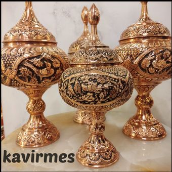 شکلات خوری مسی قلم اعلا گل و مرغ پایه کعب دار سایز 1