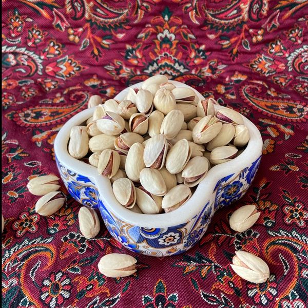 پسته احمد آقایی خام