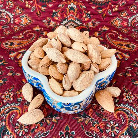 بادام منقا