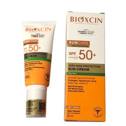 کرم ضد آفتاب بی رنگ بیوکسین Bioxcin برای پوست خشک و نرمال با spf50 حجم 50 میل