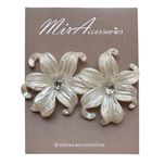 گوشواره گل نگین دار