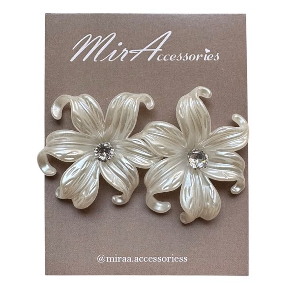 گوشواره گل نگین دار