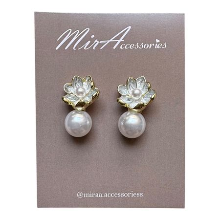 گوشواره گل و مروارید سفید