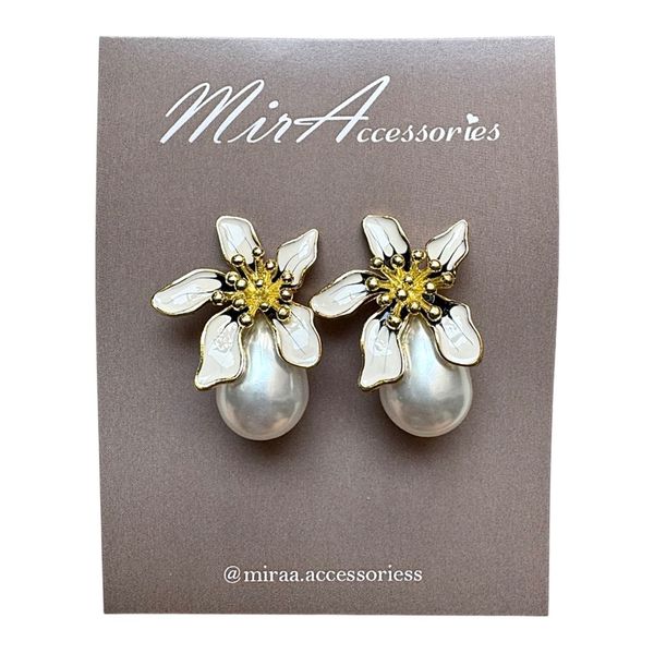 گوشواره گل و مروارید سفید مدل 2