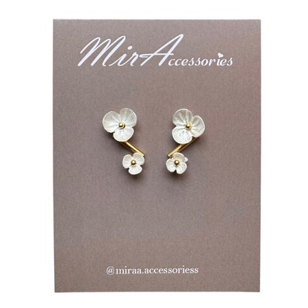 گوشواره شکوفه سفید مدل 4