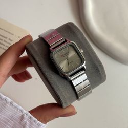 ساعت زنانه کارن صفحه بژ