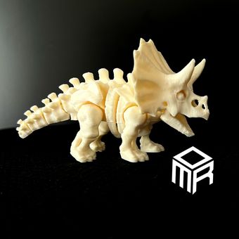 اسکلت دایناسور ترایسرتاپس متحرک