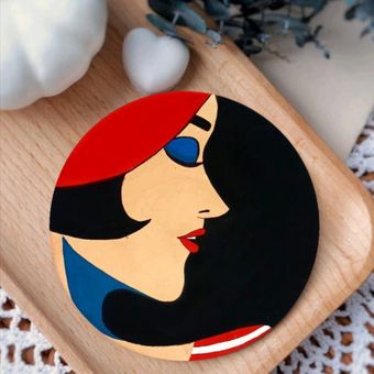 دیوارکوب دختر فرانسوی