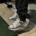 کفش نیوبالانس 1906r نقره ای newbalance 1906