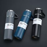 فلاسک مدل gift گنجایش 0.5 لیتر به همراه لیوان سفری بسته 2 عددی