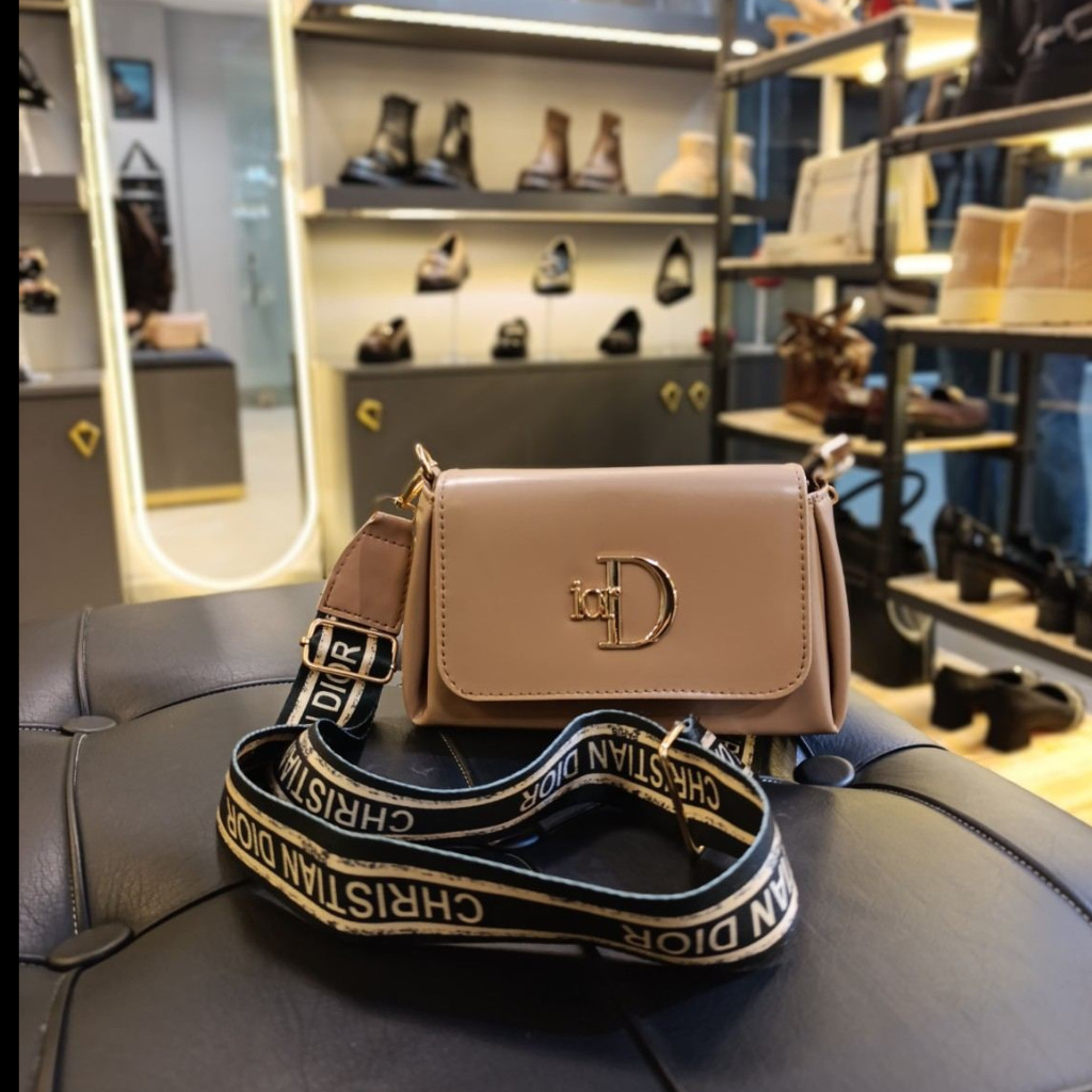 کیف دوشی Dior